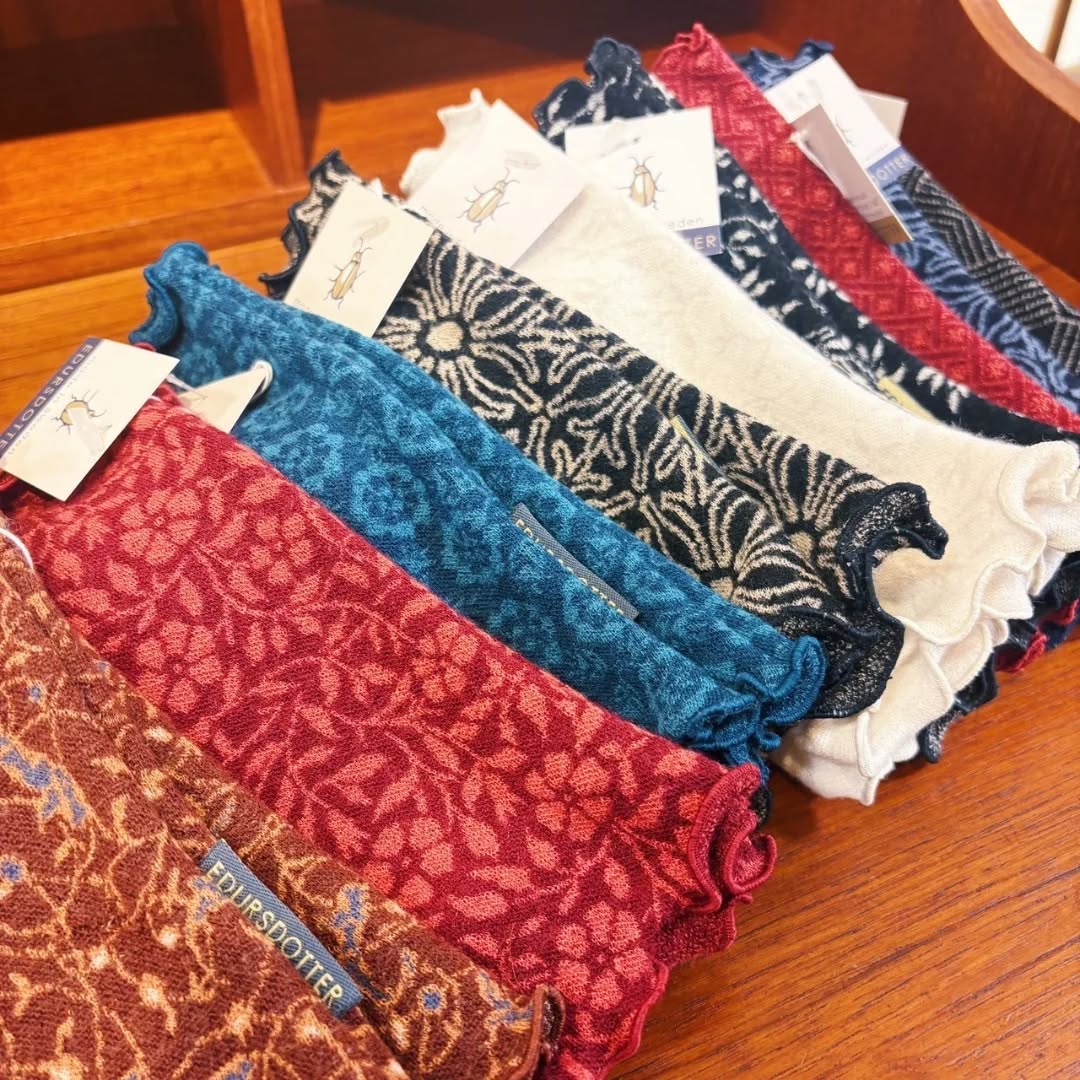 スウェーデンEdursdotterのリストウォーマーとマフラ｜ヴィンテージ北欧家具、インテリア アペテラ 仙台パルコB1F