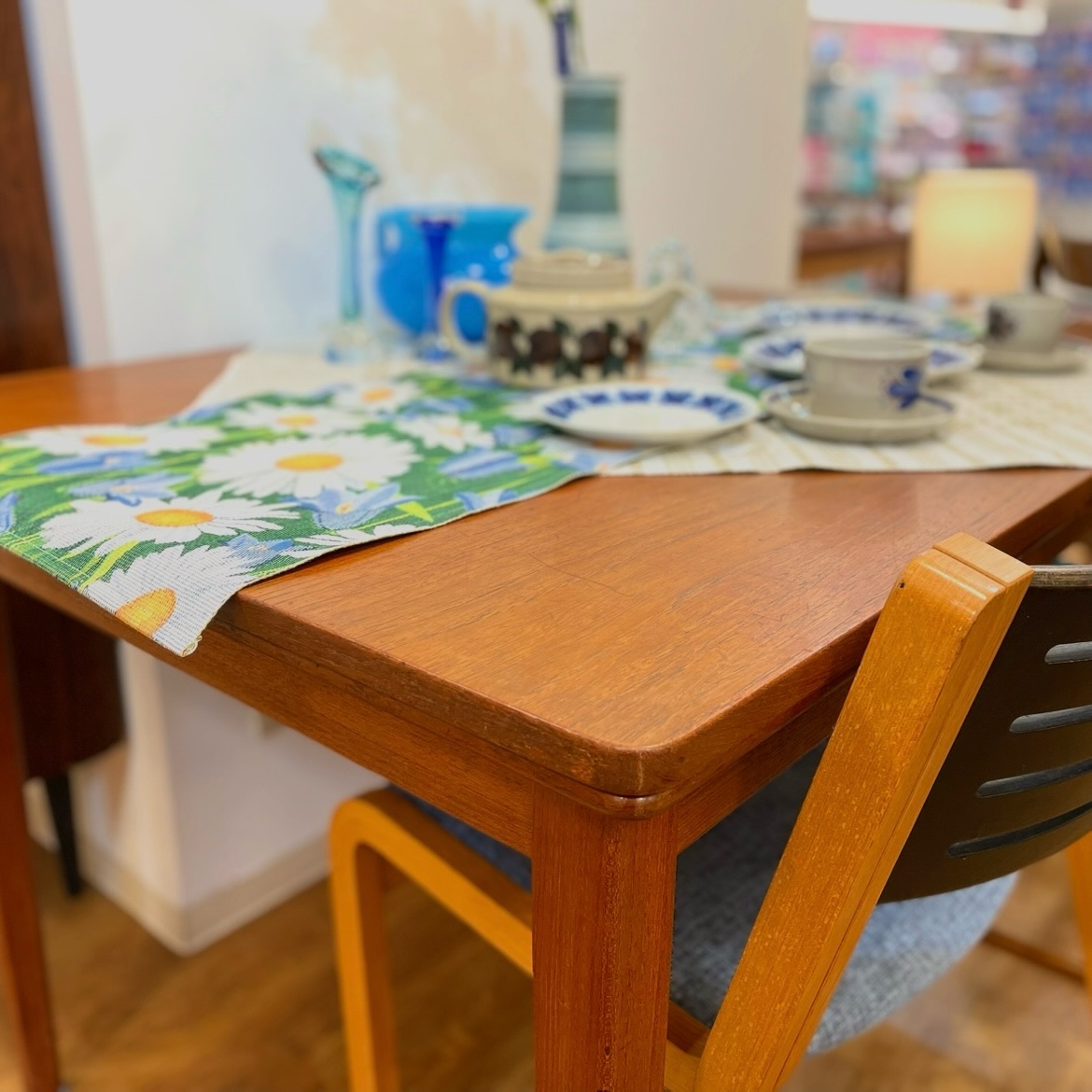 デンマーク名作ヴィンテージダイニングテーブル。チーク材製、伸|ヴィンテージ北欧家具、インテリア アペテラ 仙台パルコB1F