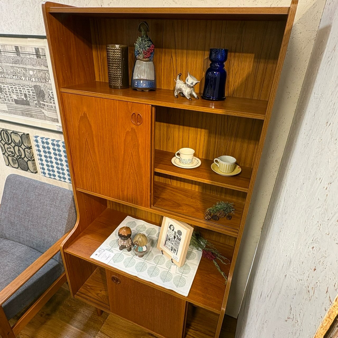 木の温もり感じるヴィンテージキャビネット。お気に入りを自由に｜ヴィンテージ北欧家具、インテリア アペテラ 仙台パルコB1F