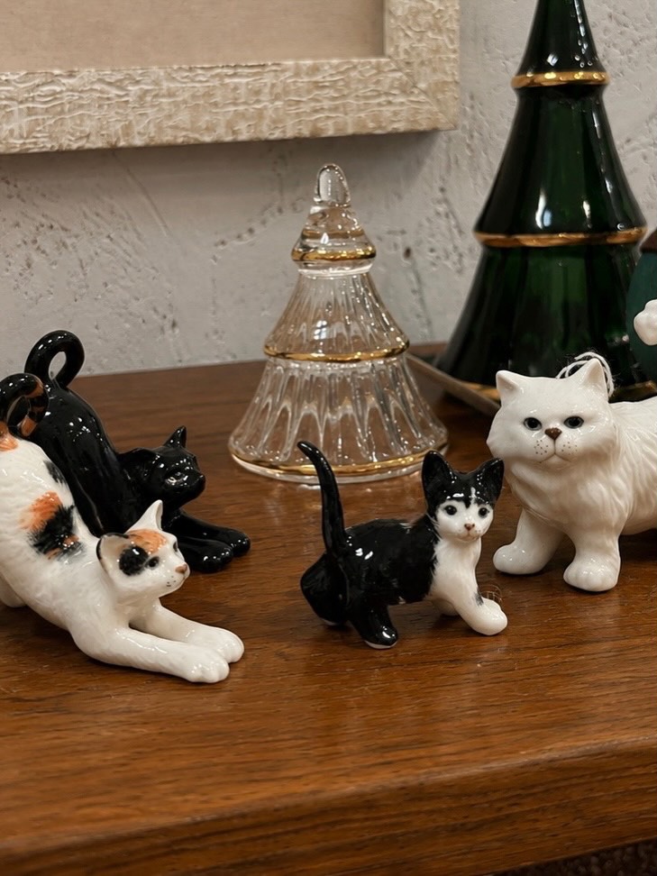 タイのちいさな陶器フィギュアが再入荷しました。動物たちの愛ら｜北欧家具・インテリア アペテラ